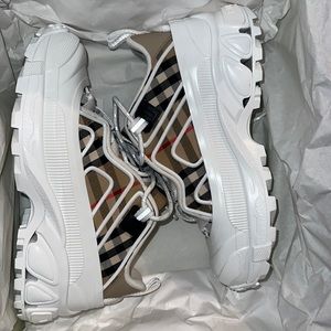 Burberry arthur check sneakers